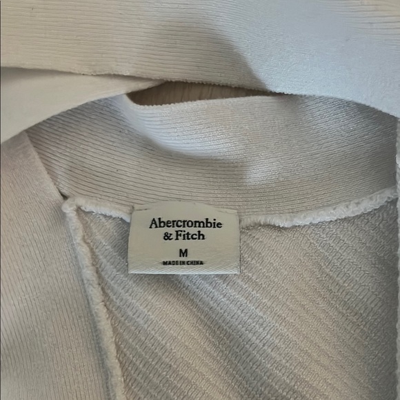 A&F Ribbed Cropped Halter Top - Picture 2 of 3